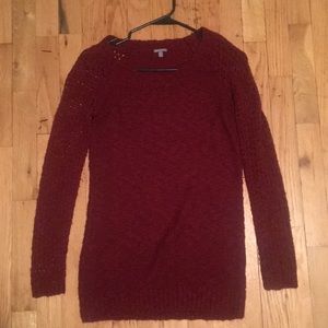 Maroon sweater